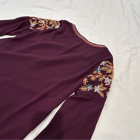 Skies are Blue Women's Purple Crewneck Bell Sleeves Floral Embroidered Top S - Picture 9 of 12